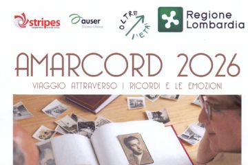 persone con foto ricordi e testo descrittivo